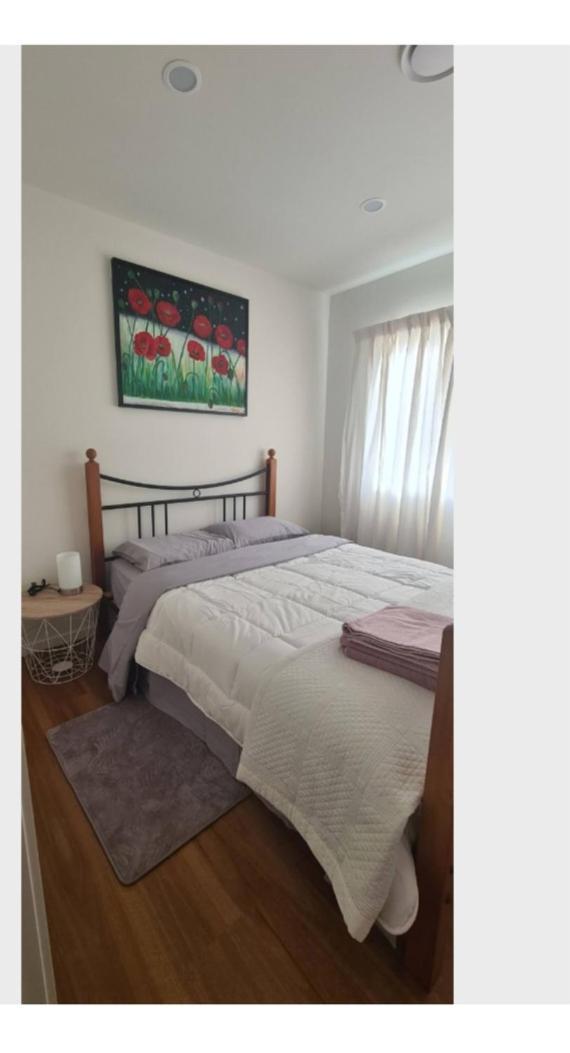 This Fabulous, Single-Level 3 Plus 1 Small Room With Folding Sofa Home Auckland Dış mekan fotoğraf